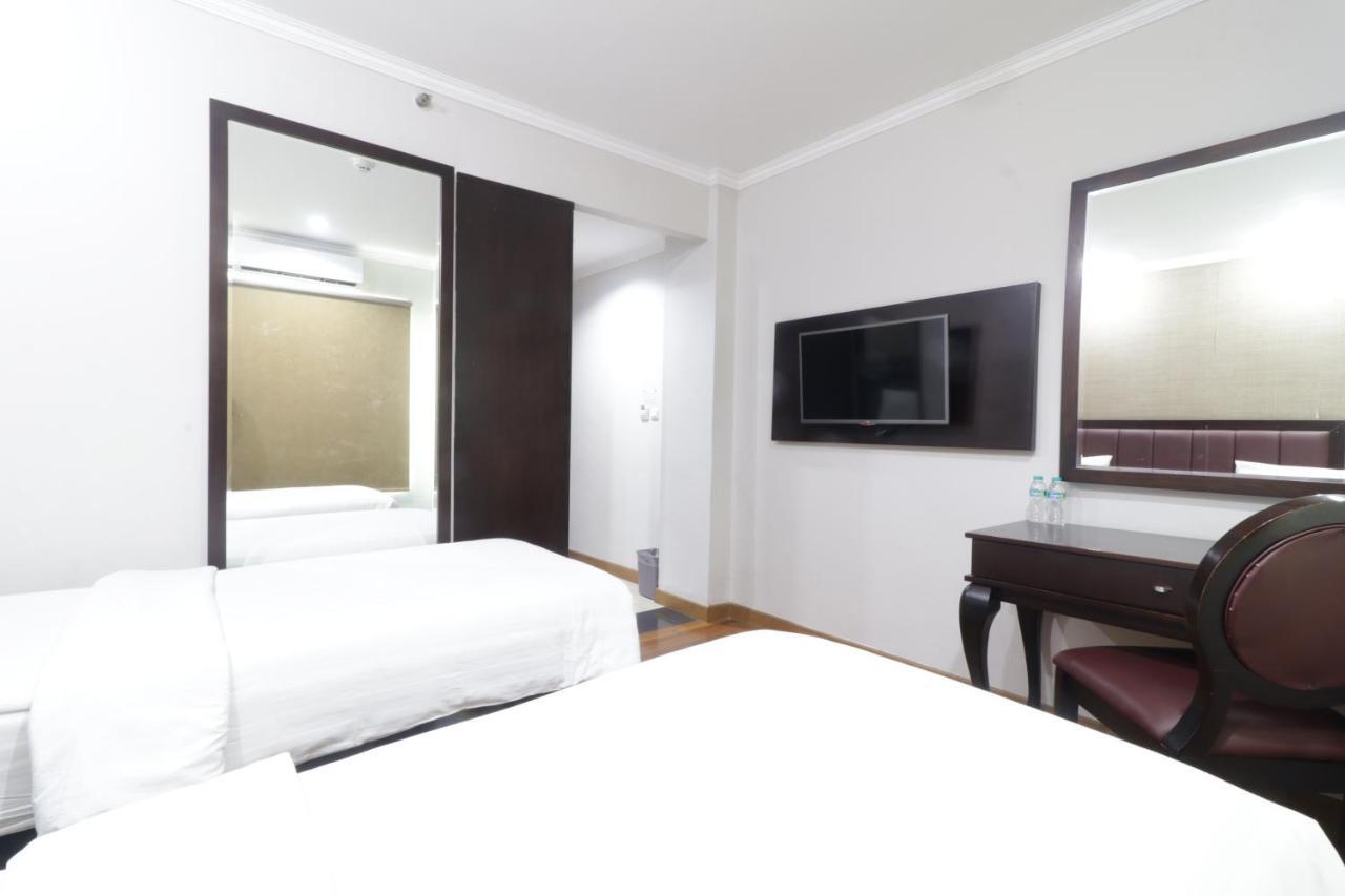 P Hotel Jakarta Luaran gambar