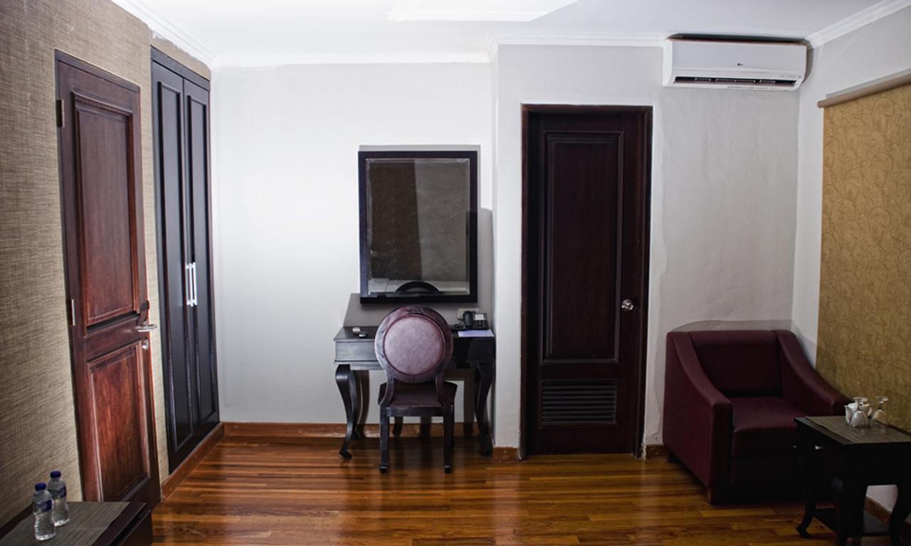 P Hotel Jakarta Luaran gambar